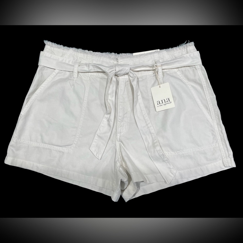a.n.a. 12 White Denim High Rise Mom Shorts Sash Belt Fringe Waist 4-Pockets